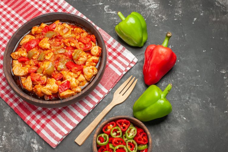 Recept za sataraš: Omiljeno i zdravo ljetno jelo od kojega će mirisati cijela kuća