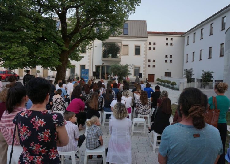 Široki Brijeg: Glazbeno-poetska večer u čast Antunu Branku Šimiću