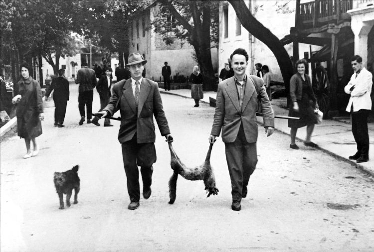 Široki Brijeg: Povijesna fotografija ulovljene lisice iz 1960-ih