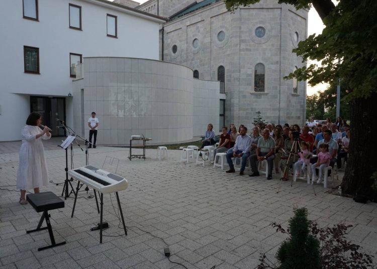 Široki Brijeg: Glazbeno-poetska večer u čast Antunu Branku Šimiću