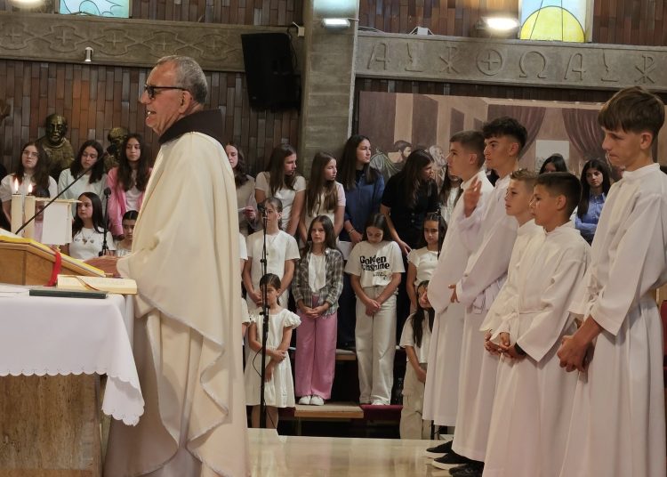 Prva sveta pričest na Kočerinu: 33 djece primilo Prvu svetu pričest