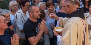 Foto: Franjevački samostan i Župa sv. Ante Padovanskog Humac - Ljubuški