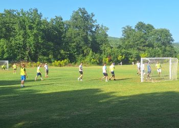 (VIDEO) Nogomet se vratio kući: Kočerinjani obnovili igralište Lipovci