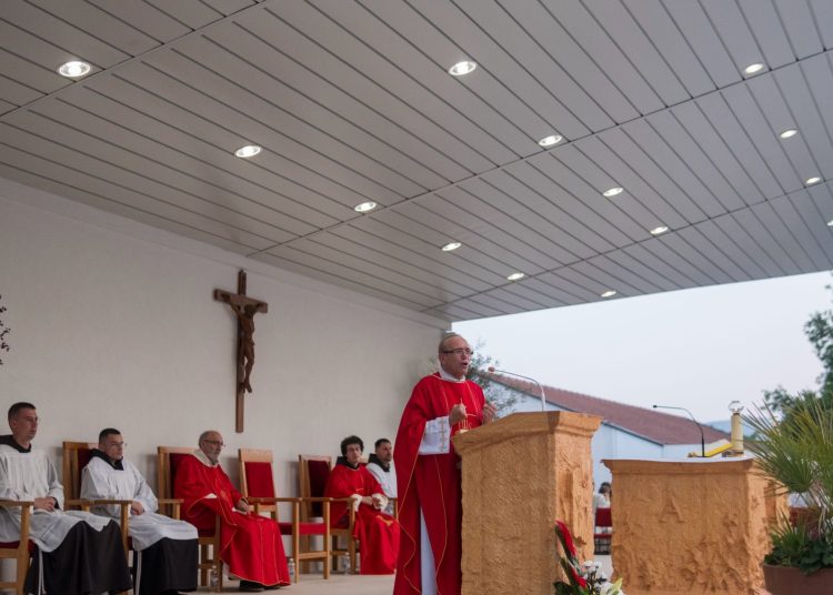 Ljubuški: Don Dražen Radigović predslavio osmi dan devetnice sv. Anti