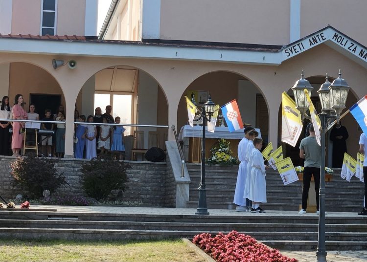 Druga večer trodnevnice sv. Anti u Ljubotićima