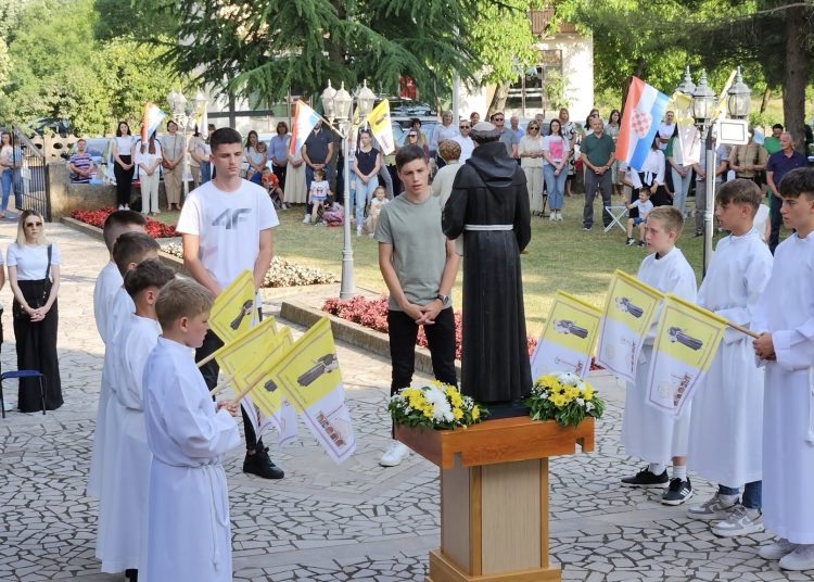 Druga večer trodnevnice sv. Anti u Ljubotićima