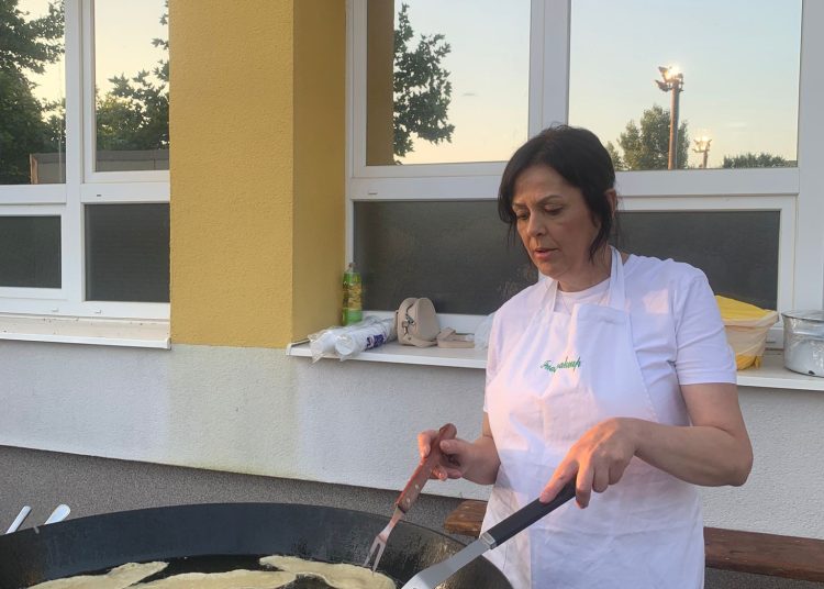 Široki Brijeg: Održana večer folklora “Kočerinom kolo igra, a pisma se ori”