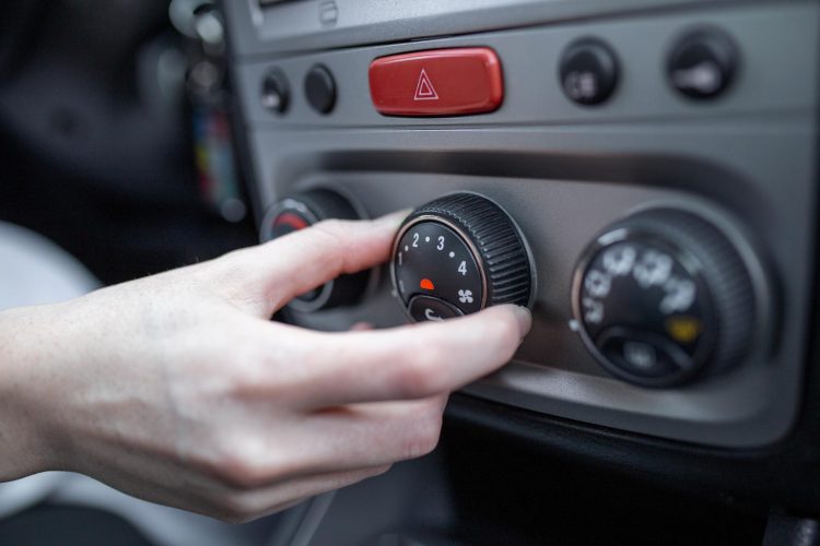 Zbog ove greške s klimom ljeti vam auto troši više nego što treba