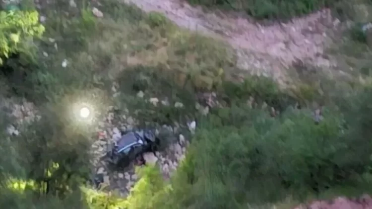 Sarajevo: Automobil pao u duboku provaliju, majka i beba poginuli