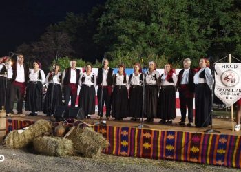 Široki Brijeg: Održana večer folklora “Kočerinom kolo igra, a pisma se ori”