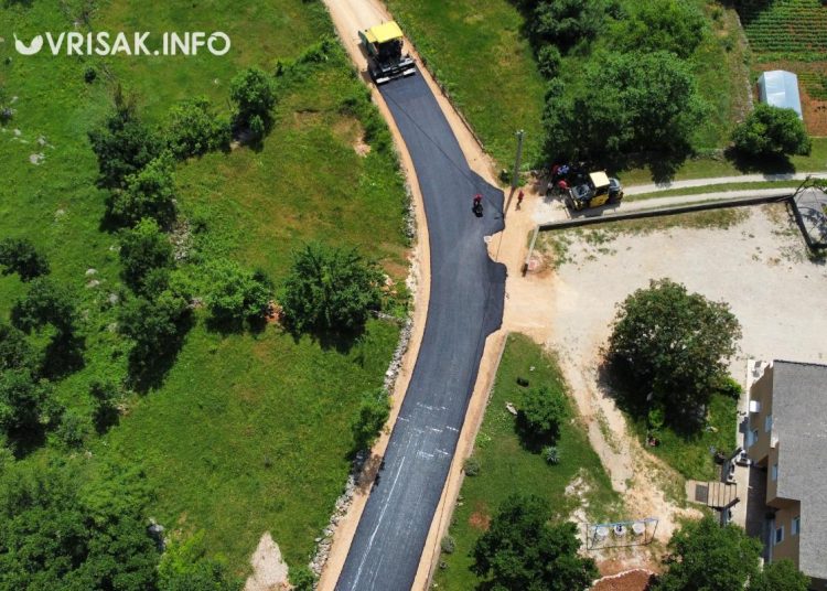 Široki Brijeg: Počeli radovi asfaltiranja u Ljubotićima