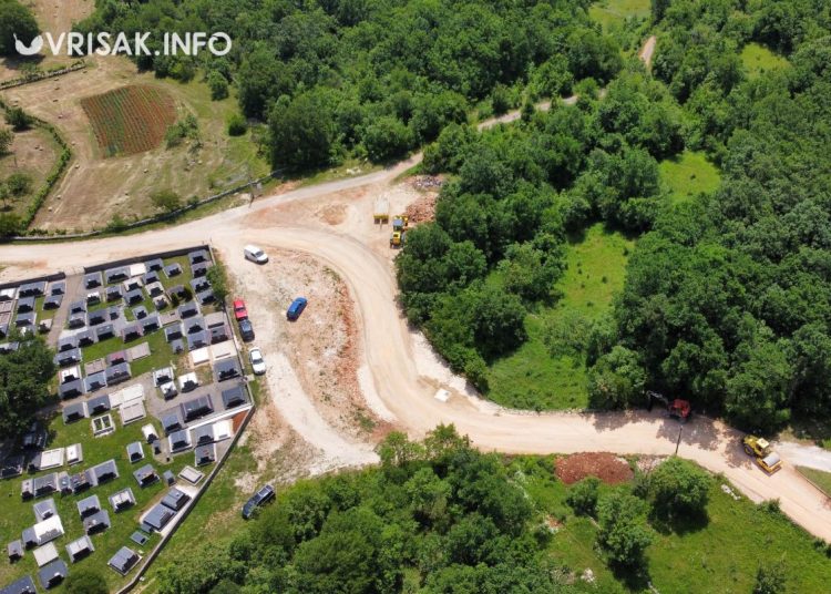 Široki Brijeg: Počeli radovi asfaltiranja u Ljubotićima