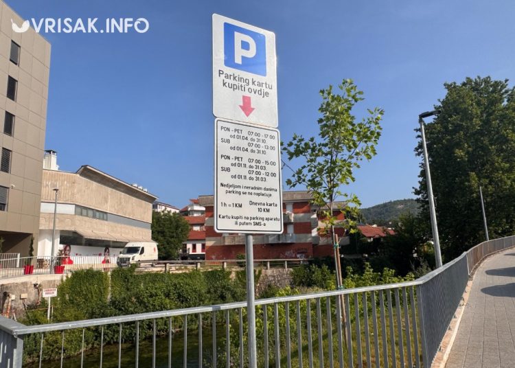Široki Brijeg: Postavljene table s cijenama parkinga, uskoro i aparati za naplatu