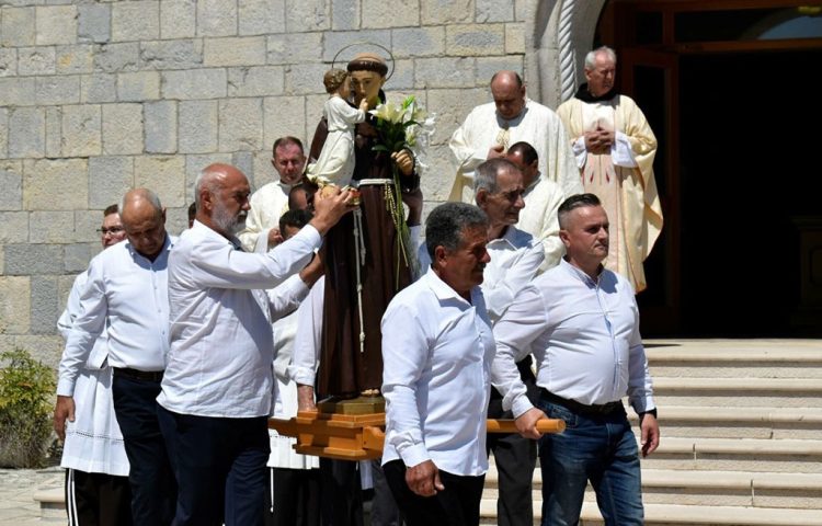 Donosimo program devetnice sv. Anti na Humcu