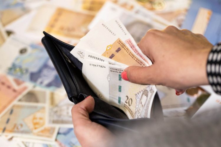 Evo iznosa prosječnih plaća po županijama, pogledajte kolika je u ŽZH