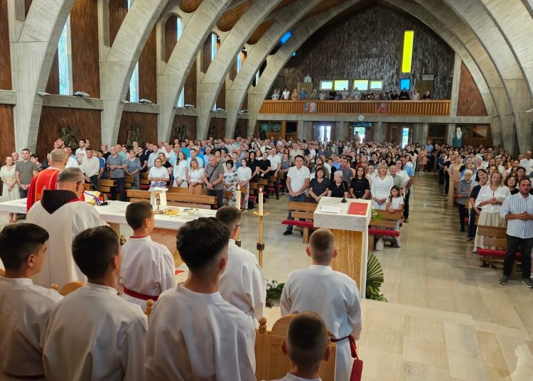 Petrovdan na Kočerinu: Svetu misu predvodio fra Tomislav Puljić