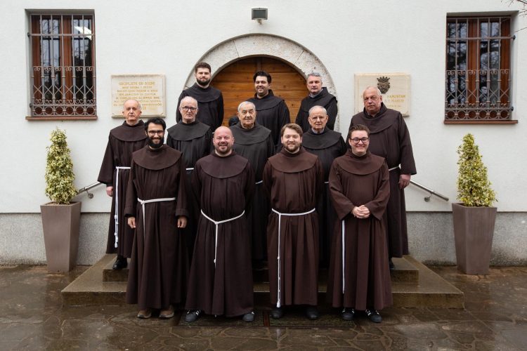 Franjevci iz Širokog Brijega objavili fotografiju bratstva snimljenu 25. veljače