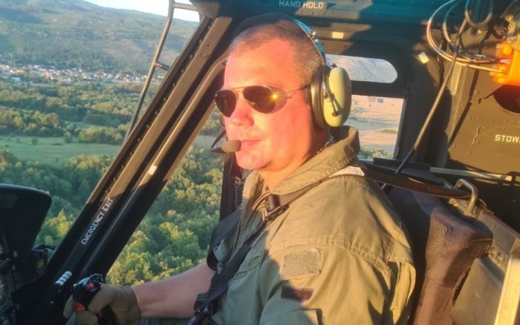 Grude: Piloti OS BiH spasili ženu iz smrskanog vozila pa nastavili gasiti požar