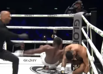 (VIDEO) Brutalno ga nokautirao i oduševio borilački svijet, dvorana i komentatori u ekstazi