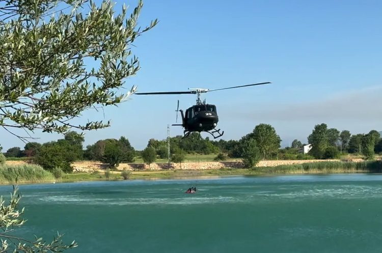 Helikopter OS BiH i Air Tractor od ranog jutra gase požar u Grudama