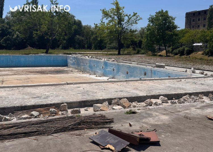 Pogledajte fotografije radova na Gradskom bazenu u Širokom Brijegu