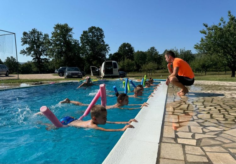 Škola plivanja u Širokom Brijegu vrši upise za 2025. godinu