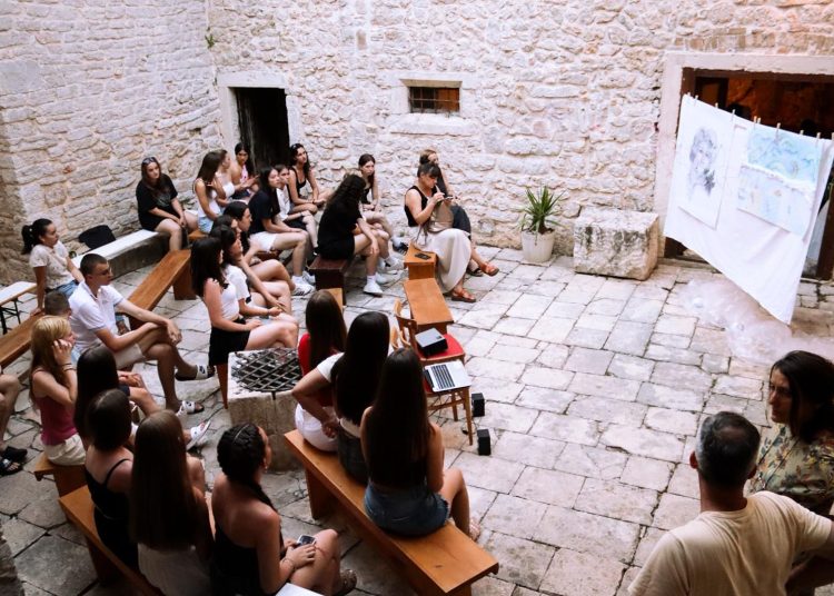 Foto: Gimnazija fra Dominika Mandića