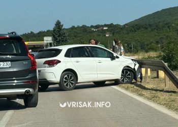 Prometna nezgoda na dionici Široki Brijeg – Kočerin: Sudar Volkswagena i Citroëna u Privalju