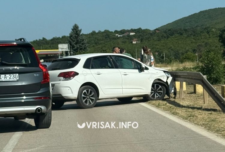 Prometna nezgoda na dionici Široki Brijeg – Kočerin: Sudar Volkswagena i Citroëna u Privalju