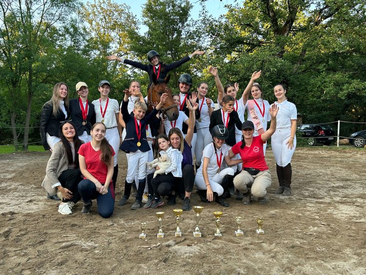 Grude: Više od 50 natjecateljskih parova na konjičkom turniru