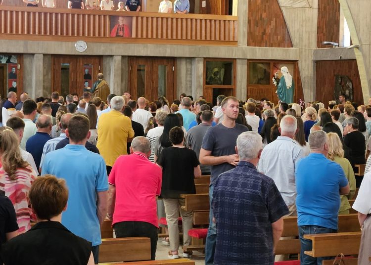 Široki Brijeg: Druga večer Trodnevnice sv. Petra i Pavla na Kočerinu