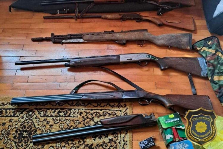 U Gabeli pronađeno oružje i eksploziv, jedna osoba lišena slobode