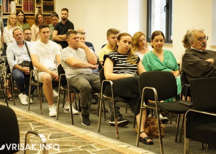 Širokobriježanin Franjo Skoko u svom gradu predstavio novu zbirku pjesama