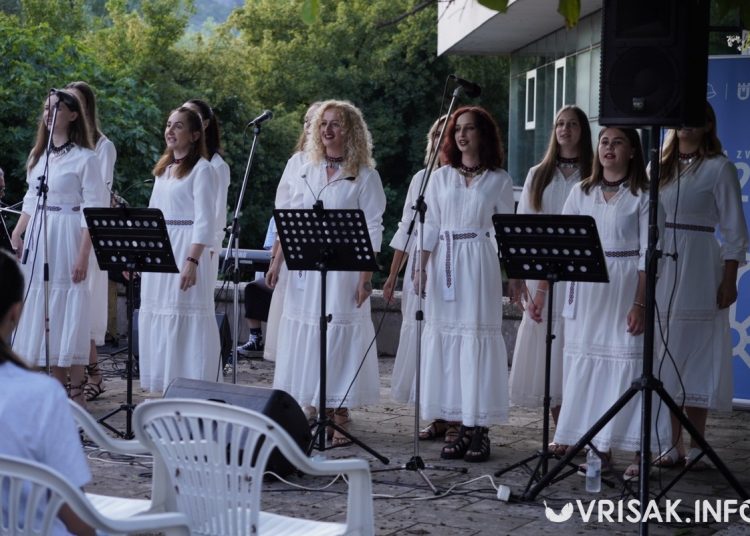 Čuvarice oduševile Široki Brijeg koncertom tradicijske glazbe