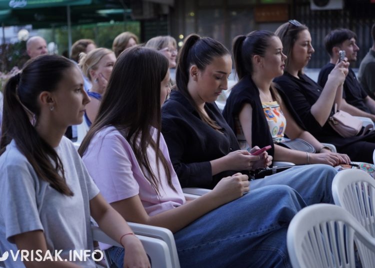 Čuvarice oduševile Široki Brijeg koncertom tradicijske glazbe