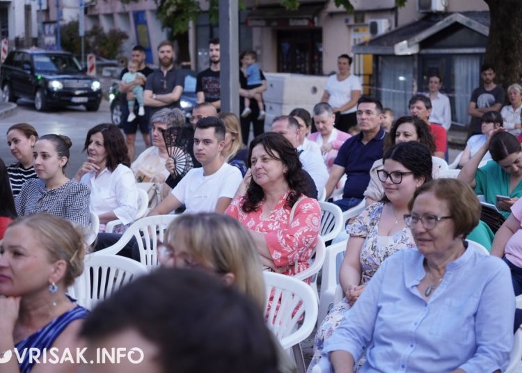 Čuvarice oduševile Široki Brijeg koncertom tradicijske glazbe
