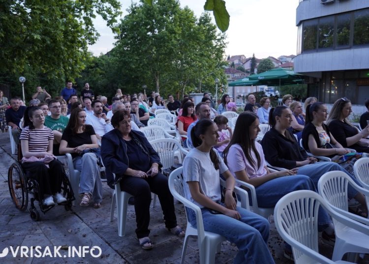 Čuvarice oduševile Široki Brijeg koncertom tradicijske glazbe