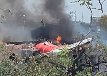 Srušio se zrakoplov s više od 200 putnika nakon polijetanja za London