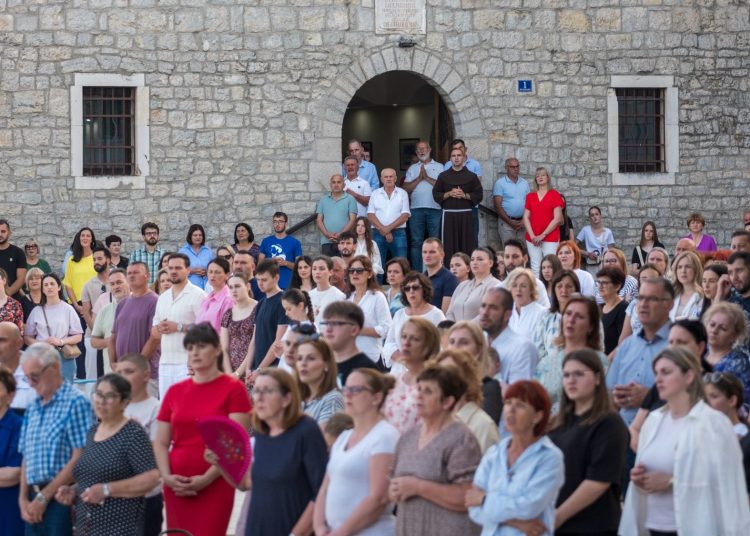 Foto: Franjevački samostan i Župa sv. Ante Padovanskog Humac - Ljubuški