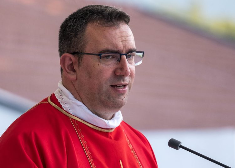 Foto: Franjevački samostan i Župa sv. Ante Padovanskog Humac - Ljubuški