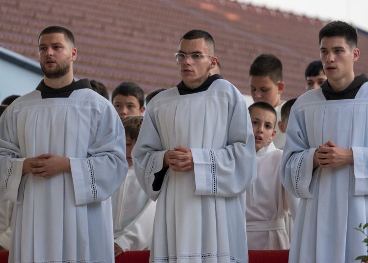 Foto: Franjevački samostan i Župa sv. Ante Padovanskog Humac - Ljubuški