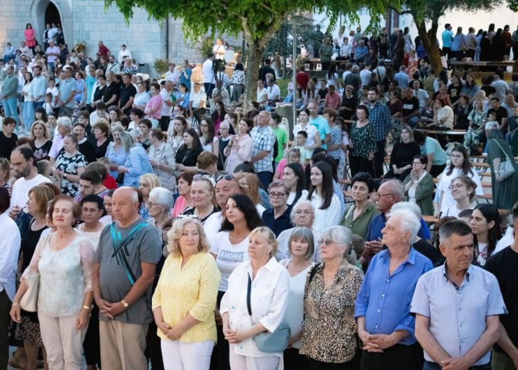 Foto: Franjevački samostan i Župa sv. Ante Padovanskog Humac - Ljubuški