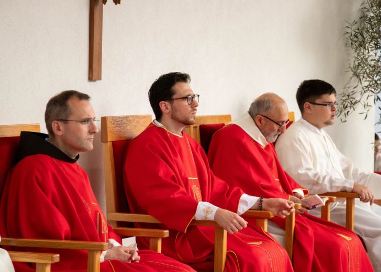 Foto: Franjevački samostan i Župa sv. Ante Padovanskog Humac - Ljubuški
