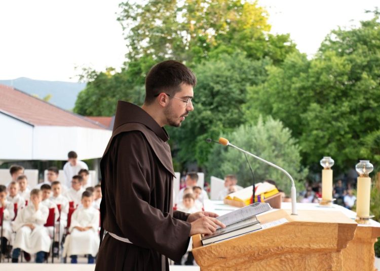 Foto: Franjevački samostan i Župa sv. Ante Padovanskog Humac - Ljubuški