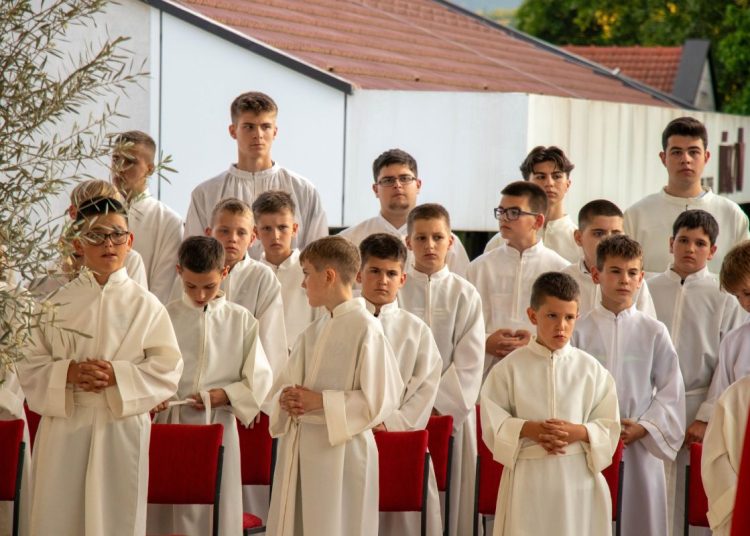 Foto: Franjevački samostan i Župa sv. Ante Padovanskog Humac - Ljubuški