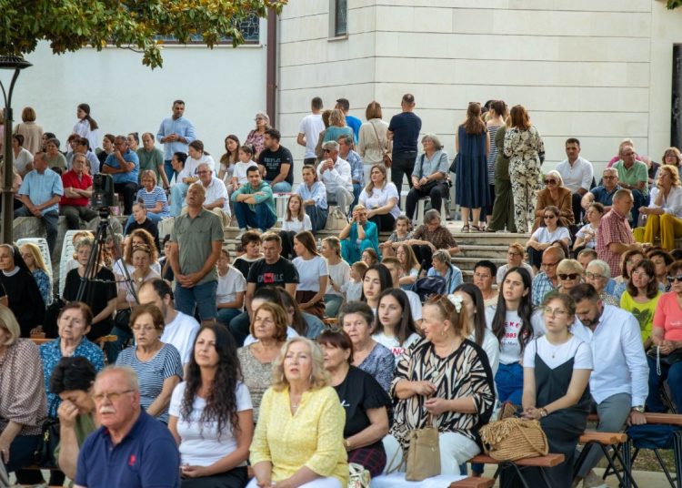 Foto: Franjevački samostan i Župa sv. Ante Padovanskog Humac - Ljubuški