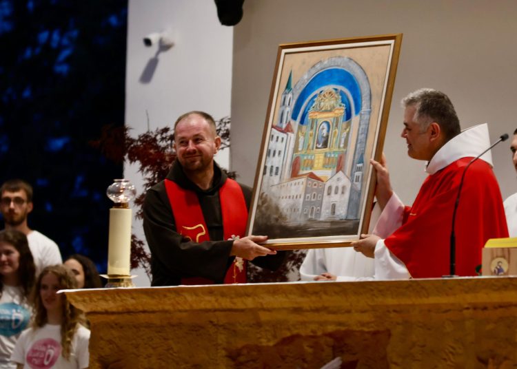 Foto: Franjevački samostan i Župa sv. Ante Padovanskog Humac - Ljubuški