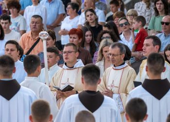 Foto: Franjevački samostan i Župa sv. Ante Padovanskog Humac - Ljubuški