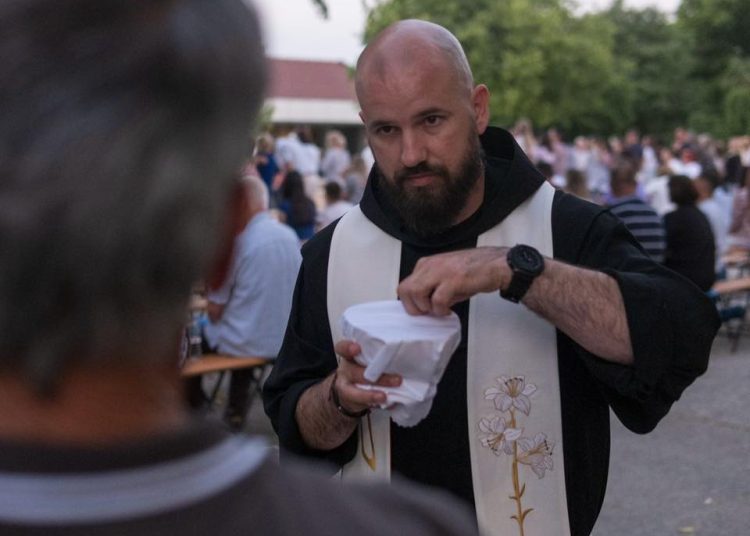 Foto: Franjevački samostan i Župa sv. Ante Padovanskog Humac - Ljubuški
