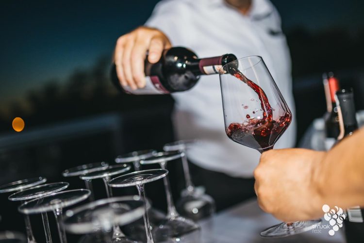 Ljubuški: Trnjak Fest okupio brojne zaljubljenike u vino